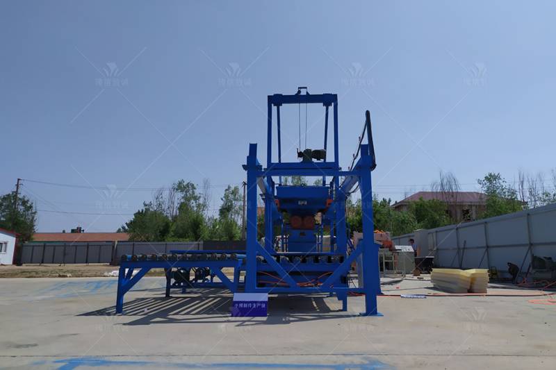 信陽(yáng)高鐵護(hù)坡磚生產(chǎn)線